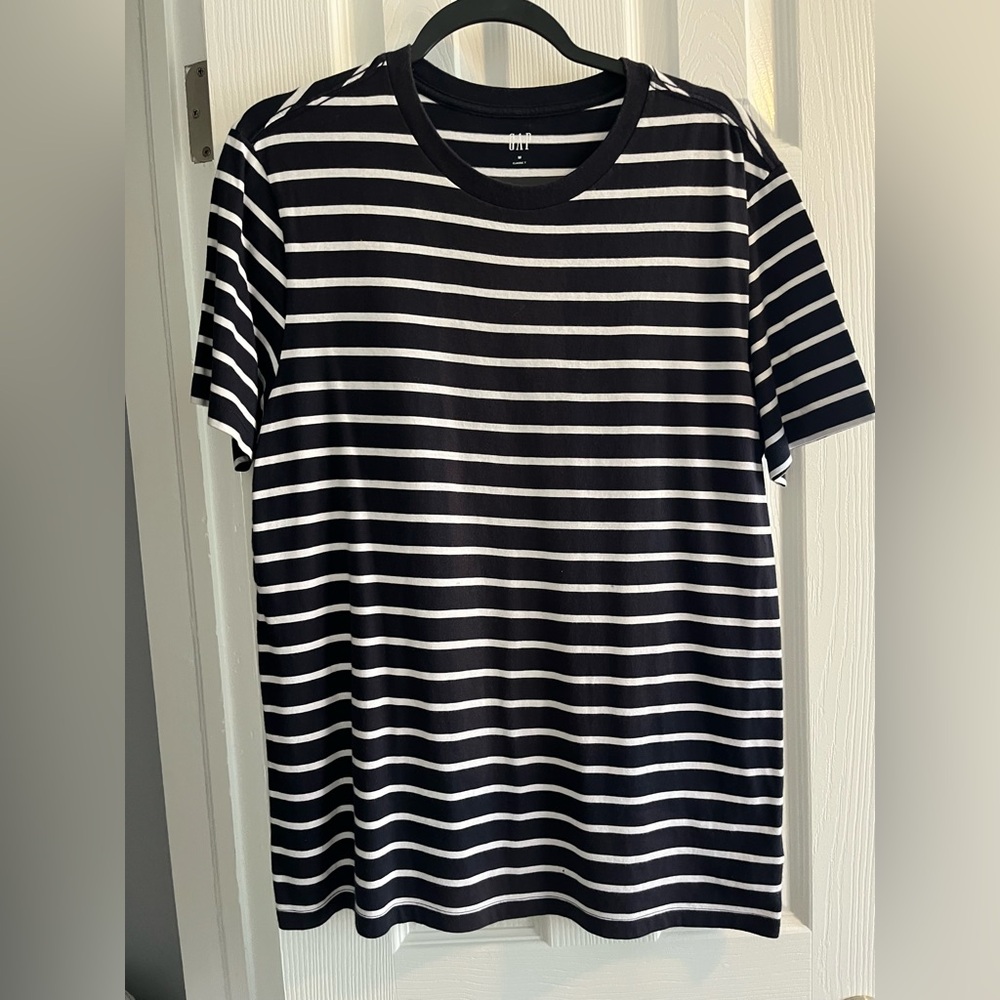 Gap navy and white striped Tshirt size medium